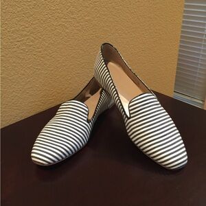 Adorable Striped Flats😎